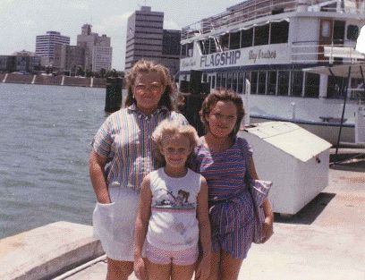 Amiee, Joyee and Candi