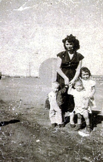 Vertie, Elaine, Linda and Jimmy