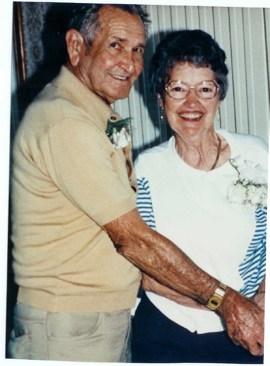 Source/Pictures/Included/Fulks,_John_Herbert-3104/1987-Fulks,_Herbert_and_Irene-50_Wedding_Anniversary.jpg